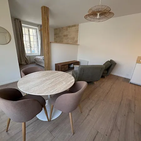 Nyaraló Le Priourat Echoppe Renovee Proche Des Quais De