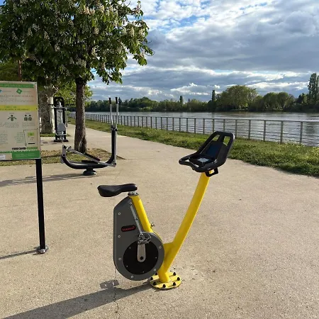 Le Priourat Echoppe Renovee Proche Des Quais De